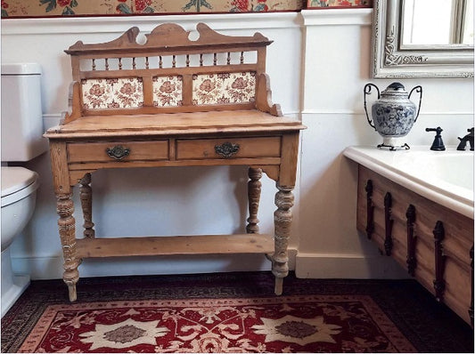 Victorian Washstand with Tiled Gallery – England, Late 19th Century