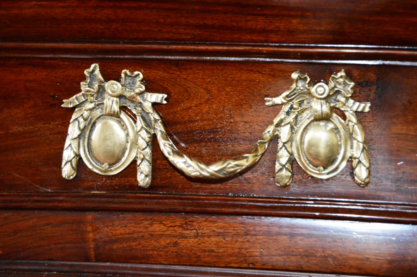 Authentic Louis XV Commode – 18th-Century French Antique Furniture