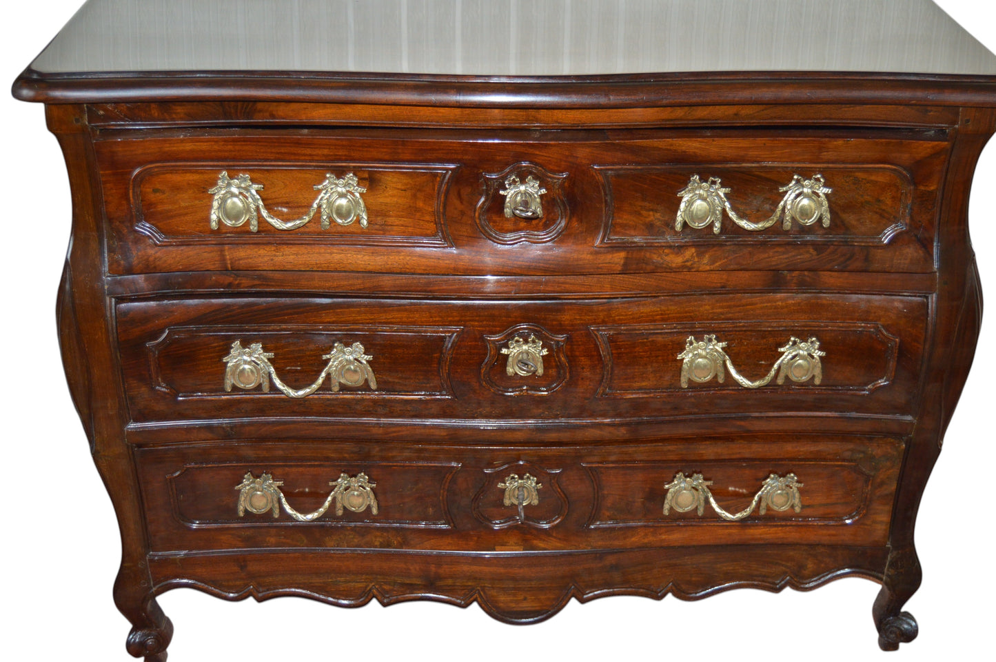 Authentic Louis XV Commode – 18th-Century French Antique Furniture