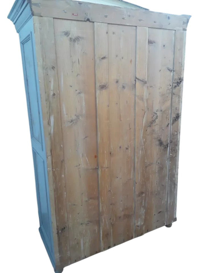 Antique Pine Wardrobe – Farmhouse Elegance